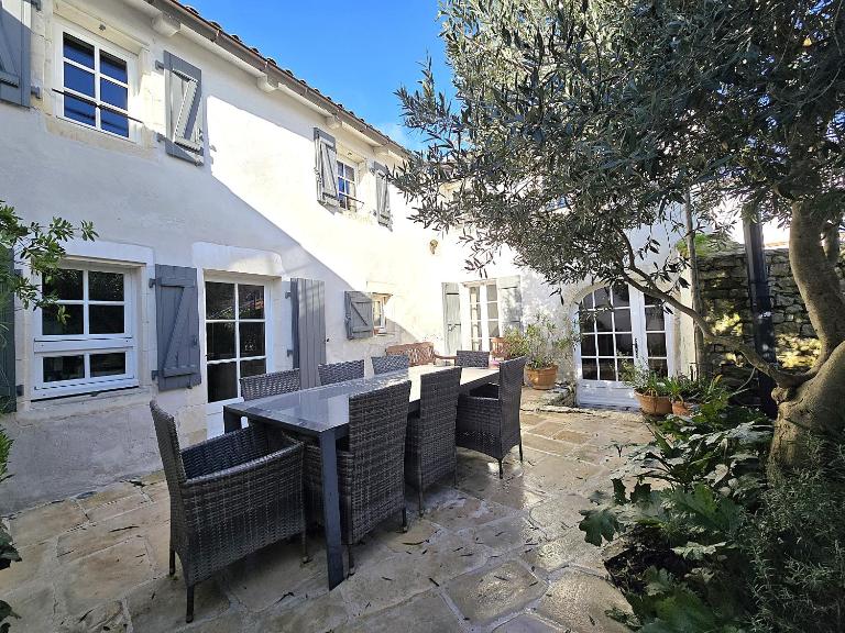 Sous le passage - B&B La Flotte