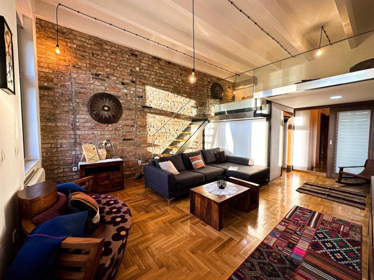Friends Loft with Terrace & River View Old Town - Ferienwohnung Belgrad