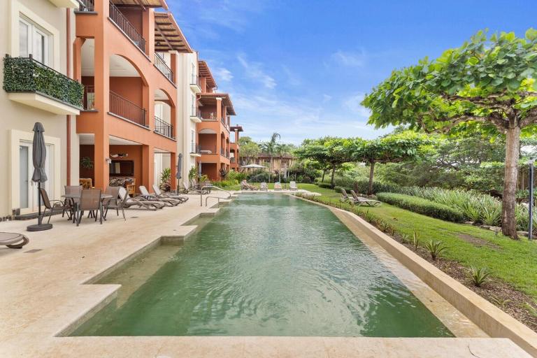 HM103 Blissful 2BR Beachfront Condo - B&B Tamarindo