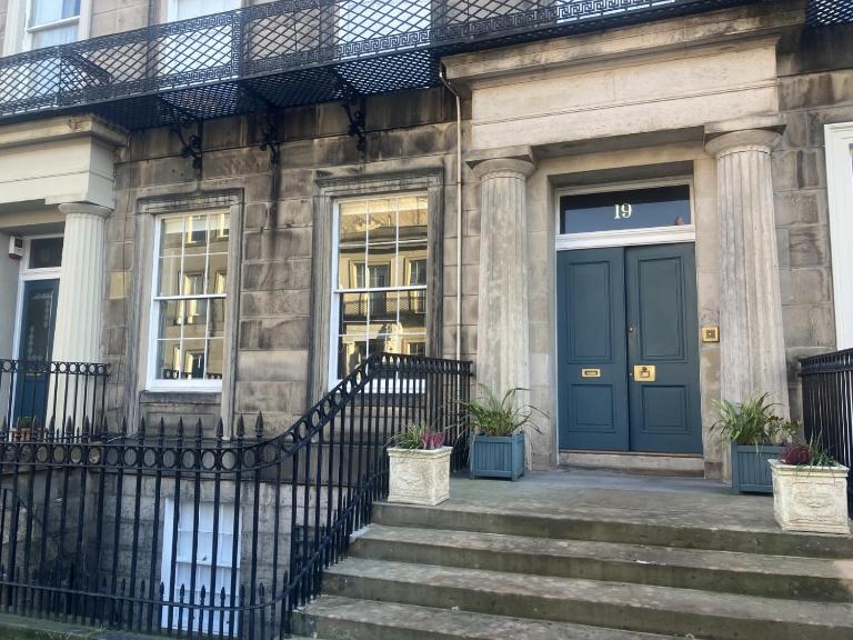 Georgian townhouse in city centre - Ferienwohnung Edinburgh
