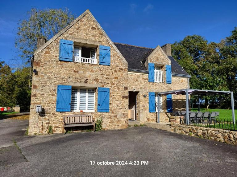 Maison Bretonne avec grand terrain - Chambres d'hôtes Locoal-Mendon