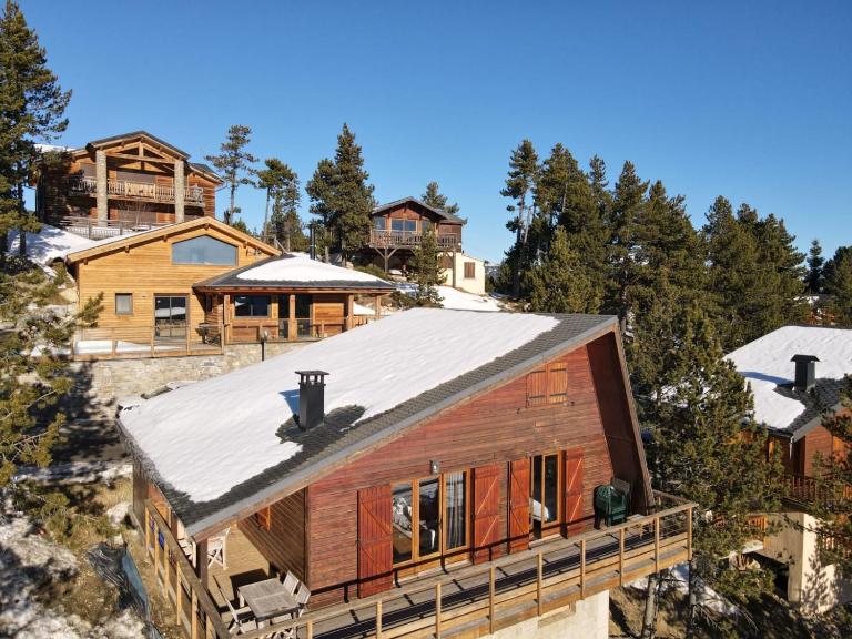Chalet sur les hauteurs des Angles - B&B Les Angles