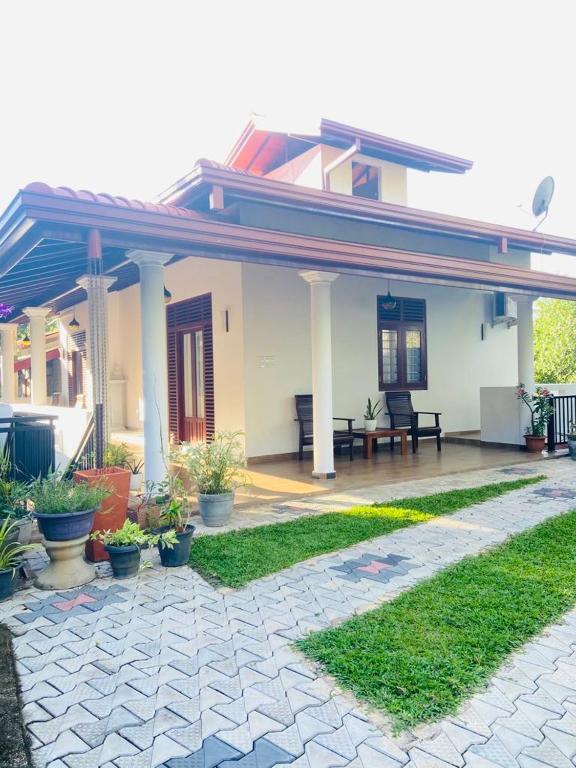 Oyster Villa - Bed and Breakfast Hikkaduwa
