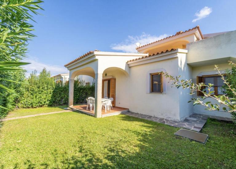 Oleandri Apartments - B&B San Teodoro