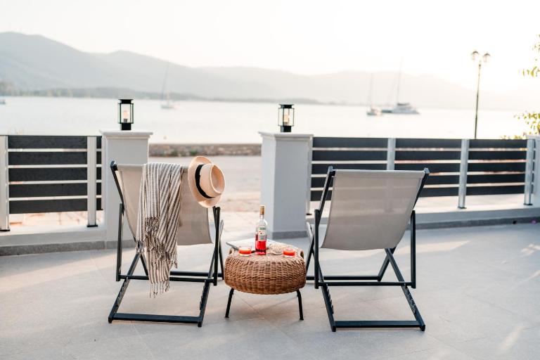 Beachfront apartment at Neorio Beach - B&B Poros