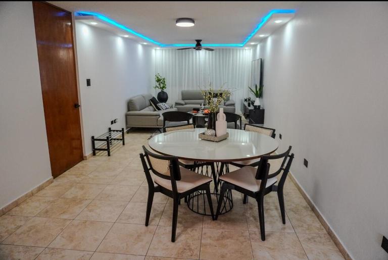 Spacious and comfortable, 3 pools, mini golf, tennis court, near combate beach - B&B Pole Ojea