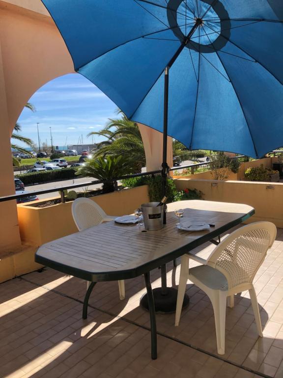 Appartement VINTAGE de 54m2 avec terrasse de 37m2 vue mer à Sète - Ferienwohnung Sète
