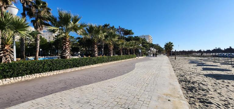 2BR Beach Apartment , 100m to Sea , 2 Balconies - B&B Durazzo