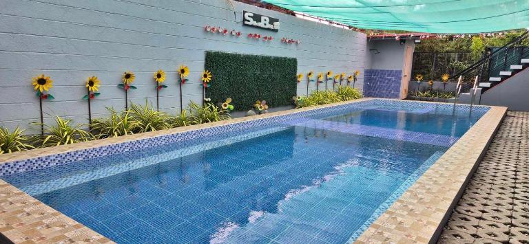 Villa Sherbel 88 with Access to White Beach - B&B Calatagan