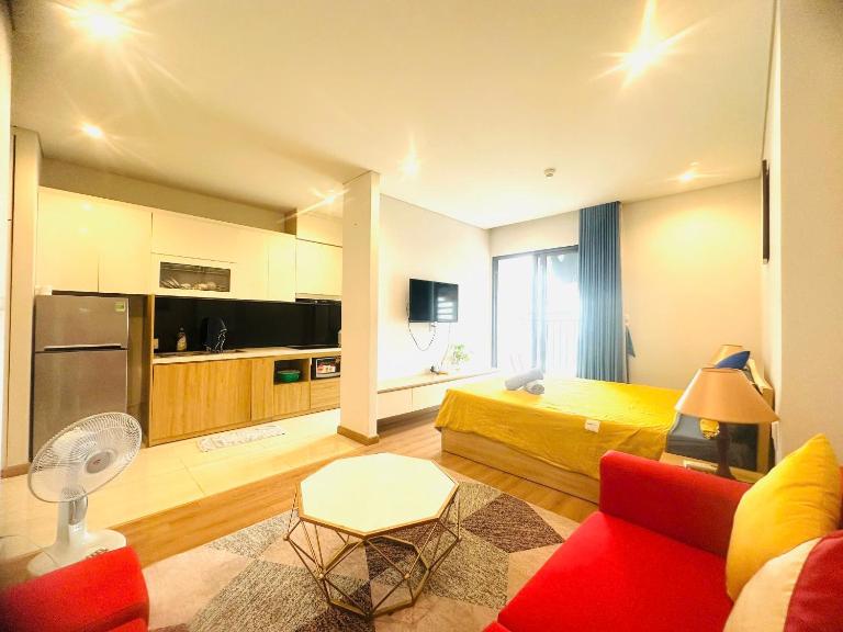 Golden sunshine studio-Sea view &Nelflix Free - B&B Ha Long