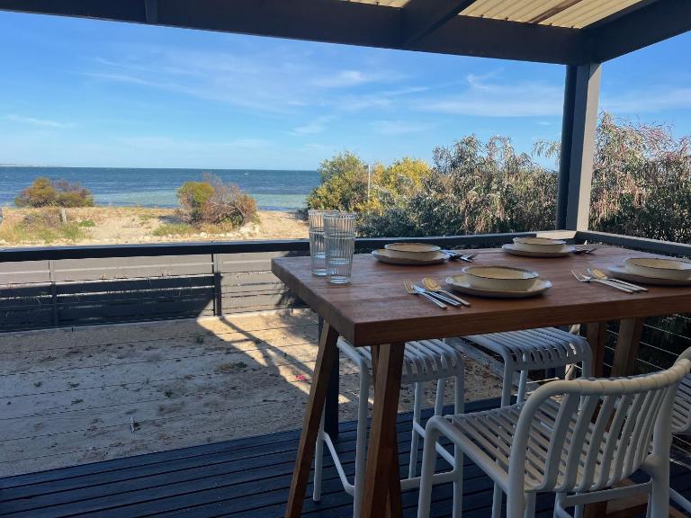 Waters Edge - B&B Marion Bay