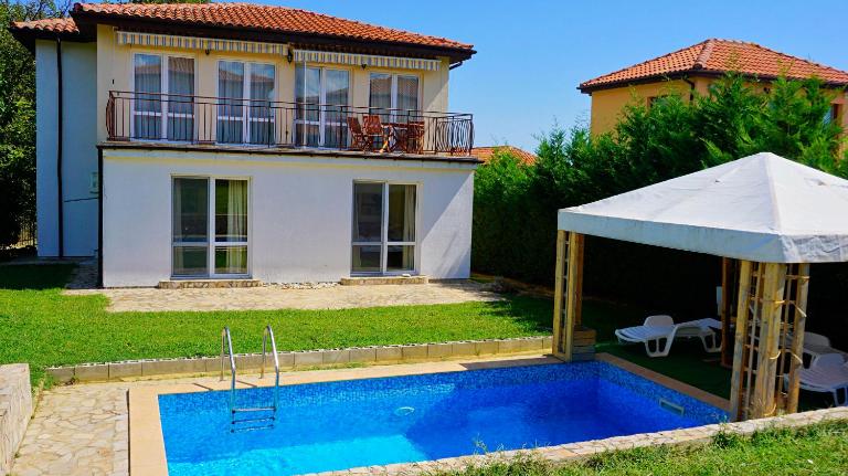 вила Мариела - villa Mariela - B&B Yunets