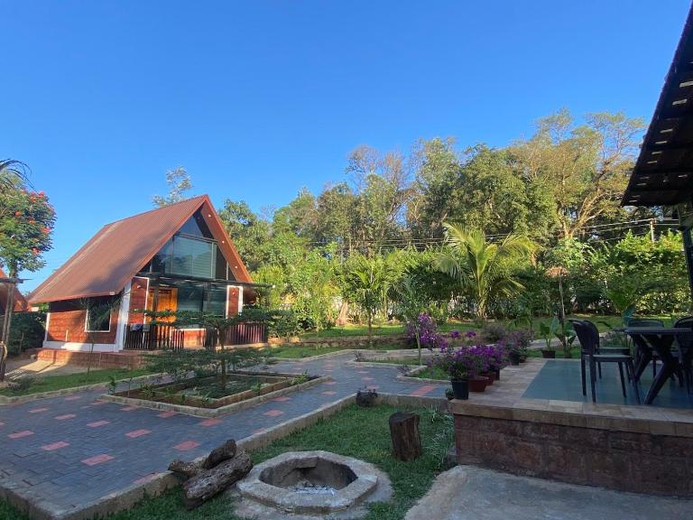 Wisteria Coorg Nature Stay - Bed and Breakfast Madikeri