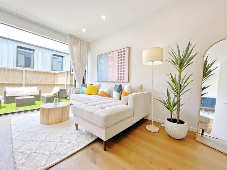 Tranquil Townhouse 2BR & 1 Study with Free Parking & Backyard - B&B Auckland