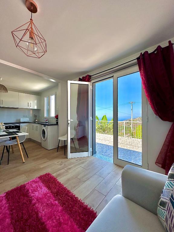 Little Blue Paradise - Bed and Breakfast Ribeira Brava