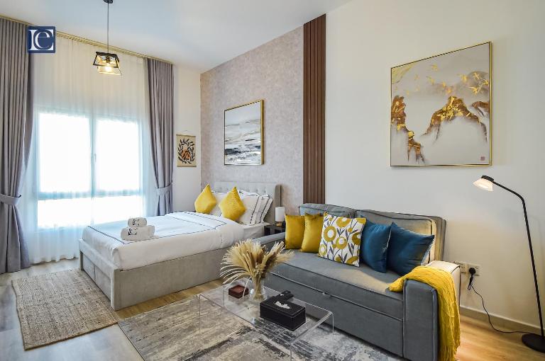 Modern Studio in Discovery Gardens, Close to Metro - B&B Dubai