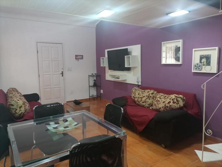 Casa com 2 piscinas e ar condicionado - B&B Cabo Frio
