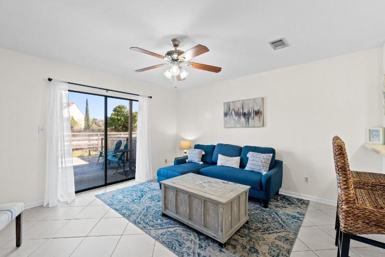 Beach Please, Townhome, Sleeps 4, Free Activities Included! - B&B Fort Walton Beach