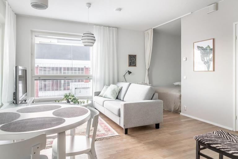 Tyylikäs yksiö Aurajoen rannalla kera autopaikan - B&B Turku