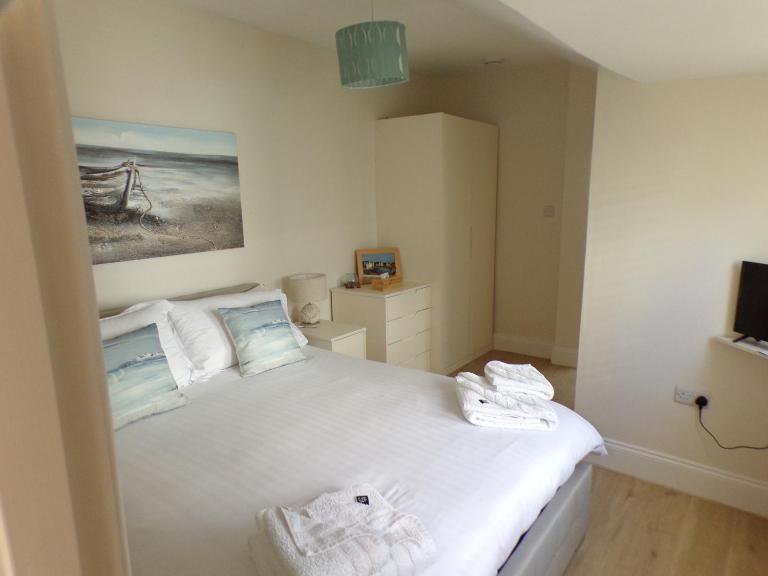 3The Dome - B&B Barton on Sea