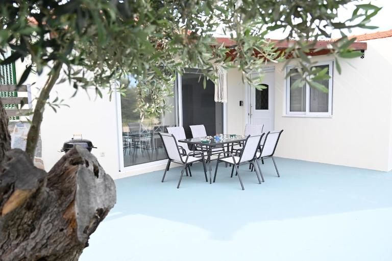 Myrteni guesthouse - B&B Ialysós