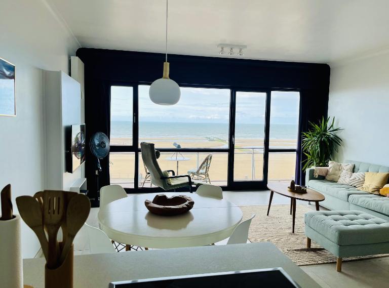 Panoramic Seaview Apartment - B&B Ostend