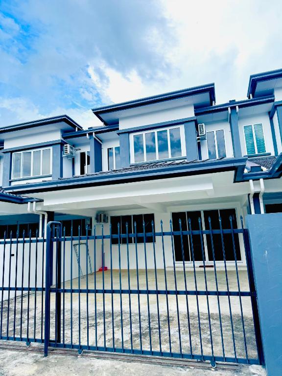 HmHome-five - B&B Sibu