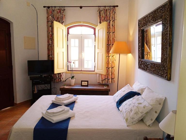 Rustic Village House for Nature & Trekking Lovers - B&B Furnazinhas