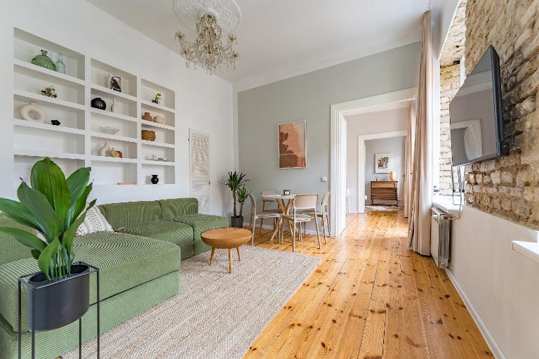 Next to Cathedral Square, Stylish 2BD Gem, Skapo St - B&B Vilna