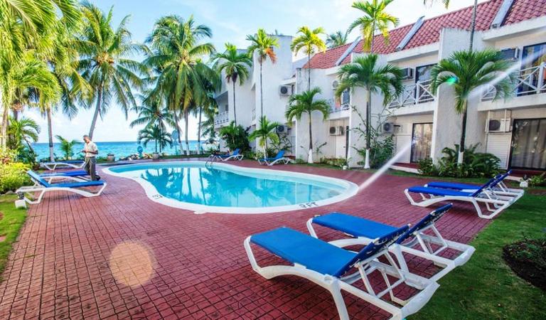 Idyllic Beachfront Condo - B&B Ocho Rios