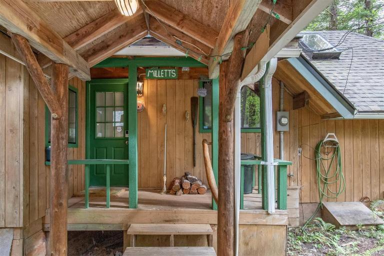 Millett's Cabin ~ Hike to Waterfall ~ Stove ~ BBQ! - B&B Packwood