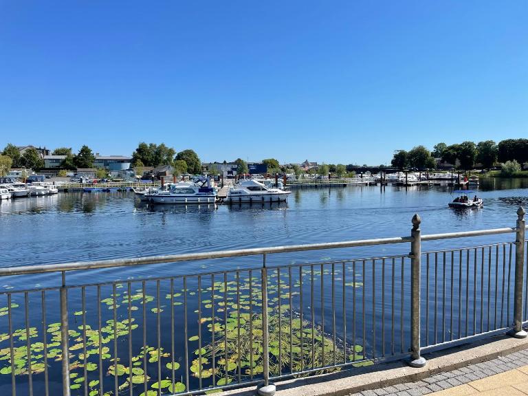 Scenic River Shannon Three bedroom house - B&B Carrick on Shannon