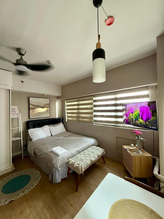 Urban Oasis Studio at Monte Carlo Residenze, Sta Lucia Mall - Ferienwohnung Manila