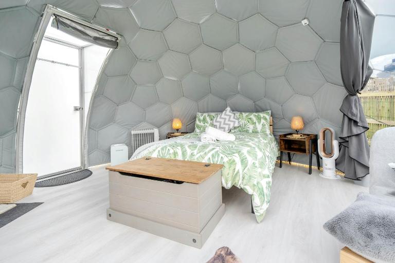Deerstone Glamping-Weets Hill dome with Hot tub - B&B Earby