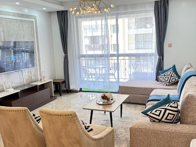 Spacious 3BR Silver Harbor Apt with Heated Pool & Gym Near Yaya, ChinaTown - B&B Nairobi