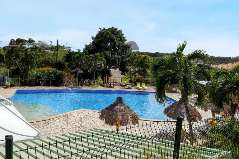Studio charmant au Diamant - 30 m² - Piscine partagée - Bed and Breakfast Le Diamant