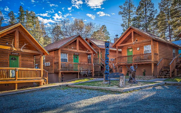 AC - #4 Mountain Cabin - B&B Ruidoso