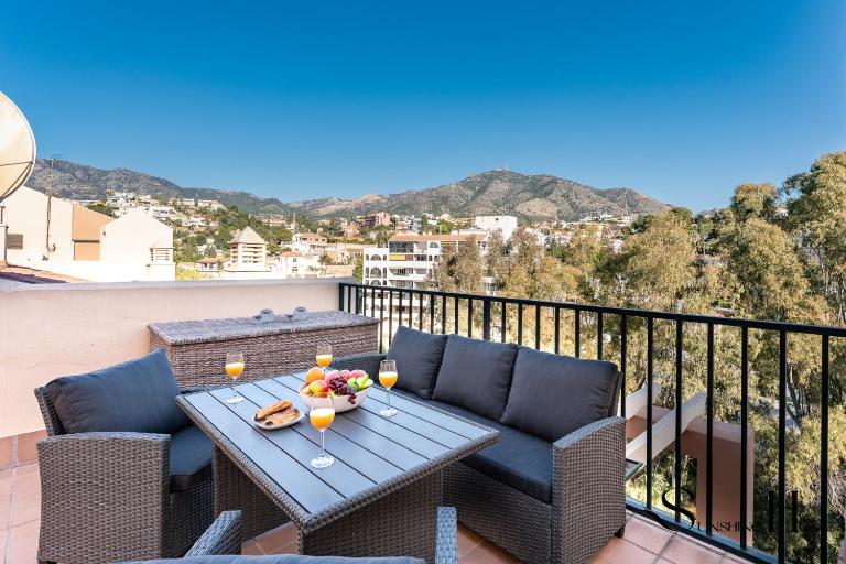 Mountain Views, Pool & Rooftop, Cozy 2BR for 6 - B&B Fuengirola
