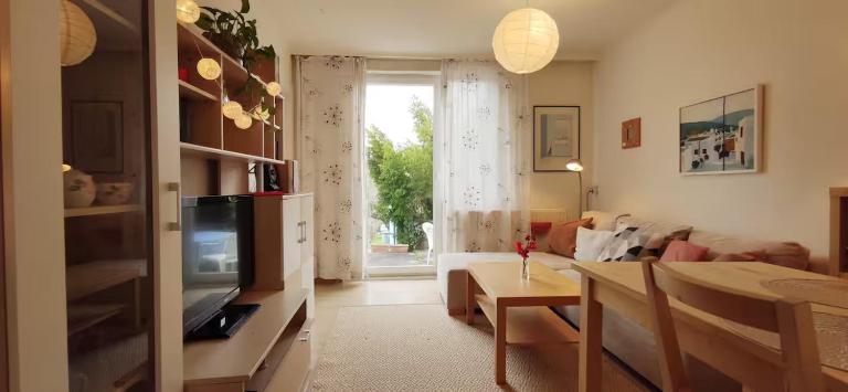 Guest House with Garden Terrace - Free Parking - B&B Vienna