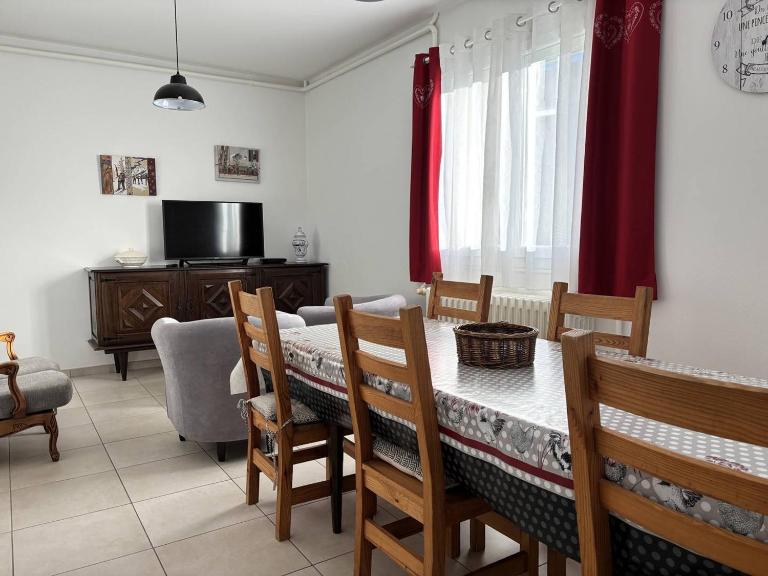 Maison confortable à Villard-de-Lans - 8 couchages, WiFi, parking gratuit, proche des pistes et du centre. - FR-1-548-5 - B&B Villard-de-Lans