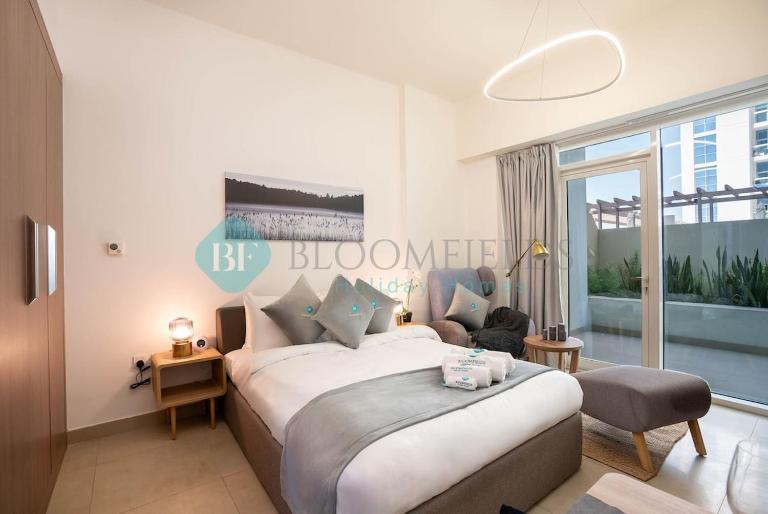 Bloomfields Studio - Azizi Farishta - Al Furjan - Bed and Breakfast Dubai