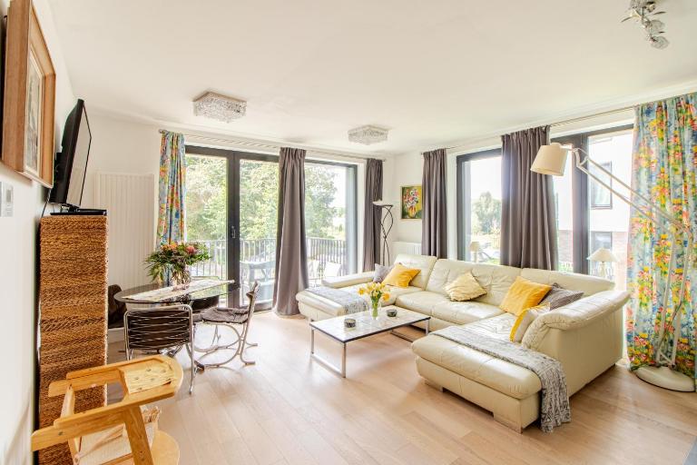 1BR apt métro Hopital Erasme Bordet handicapt friendly - B&B Bruxelles