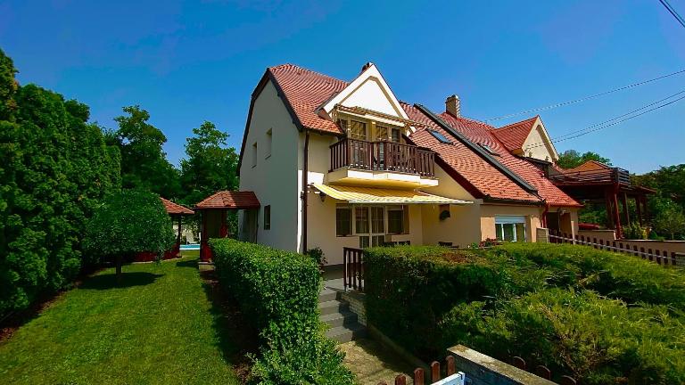 Szépkilátás Vendégház - Bed and Breakfast Balatonfűzfő