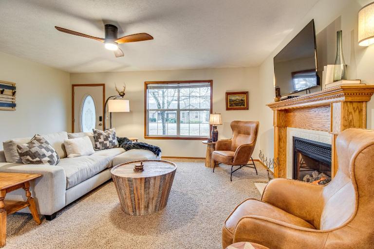 < 1 Mi to Bull Shoals Lake: 'The Blue Quill' - B&B Bull Shoals
