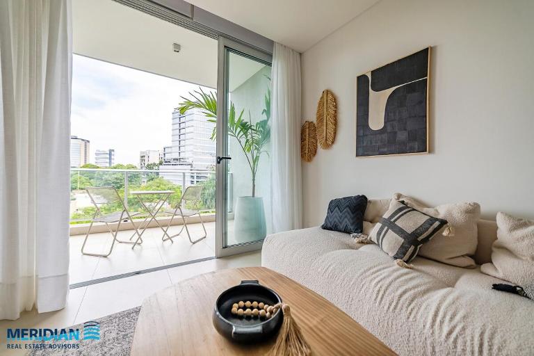 301 Emerald! Boutique building steps from the Shopping del Sol! - Chambres d'hôtes Asunción