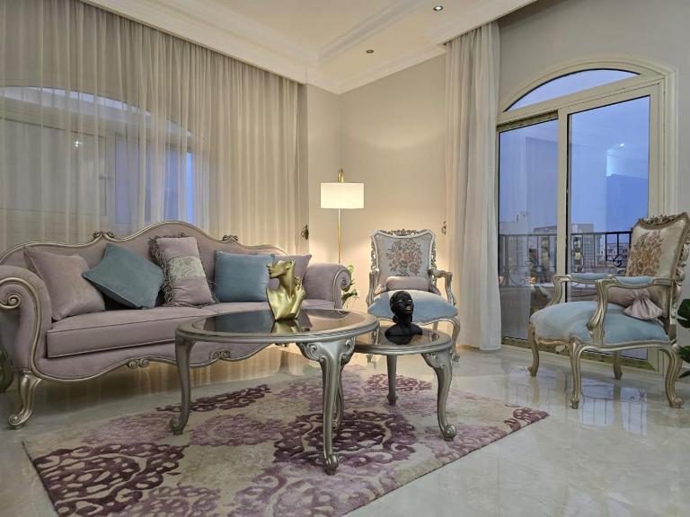 Spacious Premium Royal-Style near Waterway-Garden View 25 min to Airport - Ferienwohnung Kairo