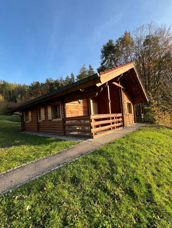 Blockhaus Holzzeit im Bayerischen Wald - Chambres d'hôtes Stamsried