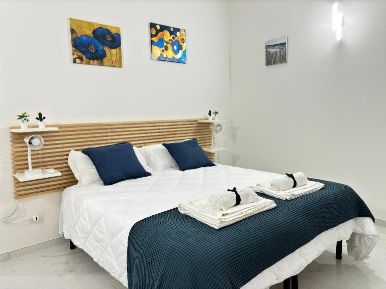 Your Home, easy walk to the beach - Ferienwohnung Bari