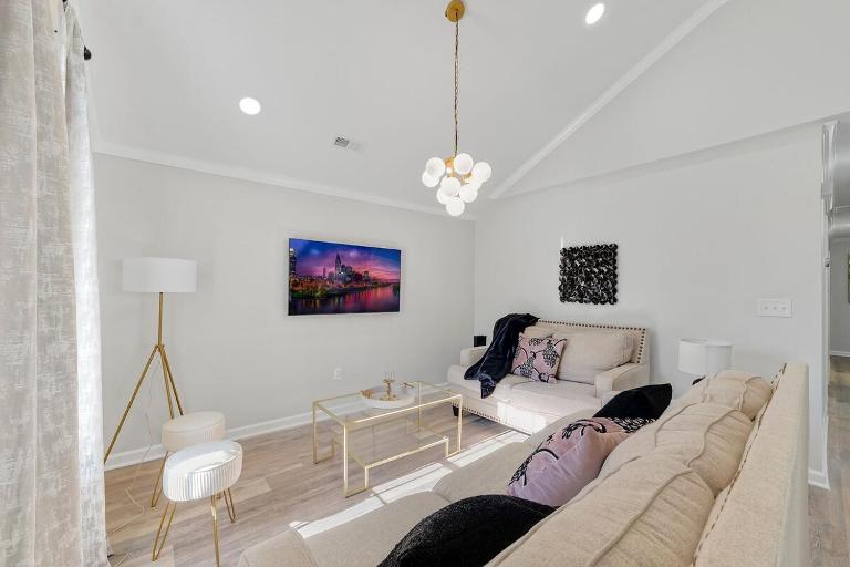 Renovated bungalow in DT Raleigh w firepit & king bed - Chambres d'hôtes Raleigh