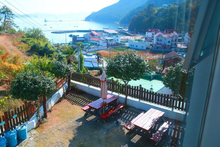 Tongyeong Travel Guest Pension - B&B Tongyeong